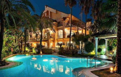 Resale - Apartment - Middle Floor Apartment - Marbella - Puerto Banús