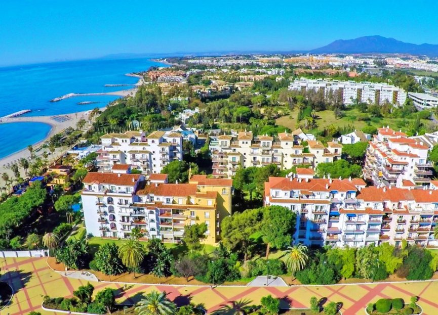 Resale - Apartment - Middle Floor Apartment - Marbella - Puerto Banús