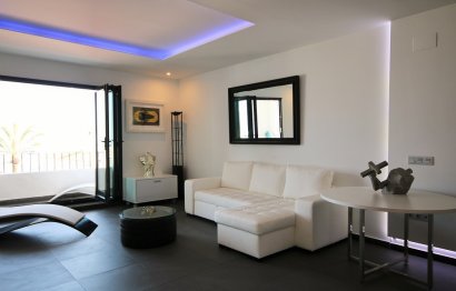 Resale - Apartment - Middle Floor Apartment - Marbella - Puerto Banús