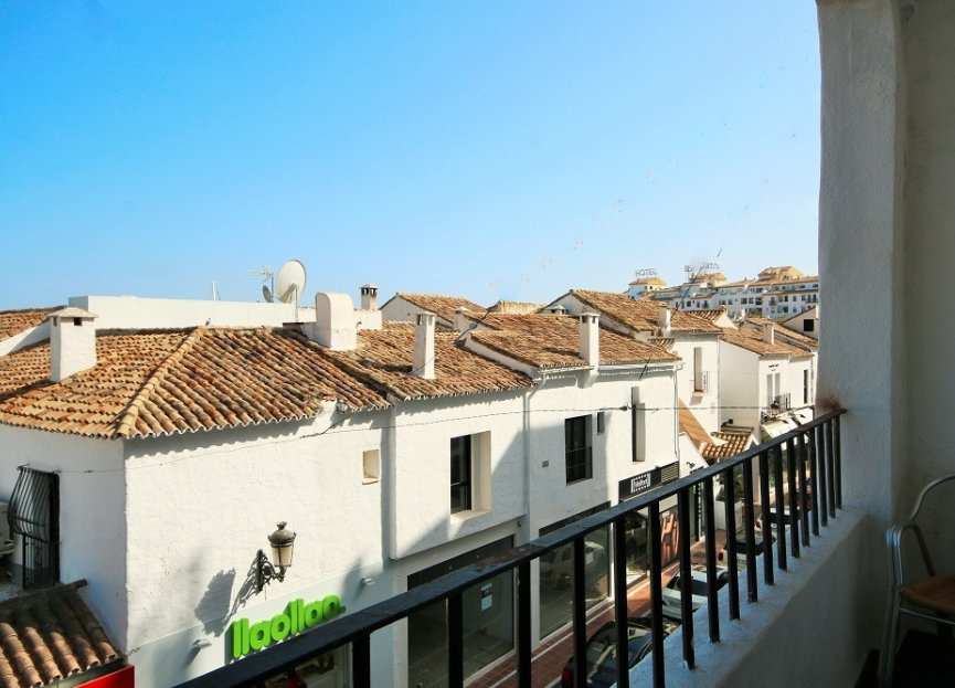 Resale - Apartment - Middle Floor Apartment - Marbella - Puerto Banús