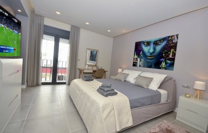 Resale - Apartment - Middle Floor Apartment - Marbella - Puerto Banús