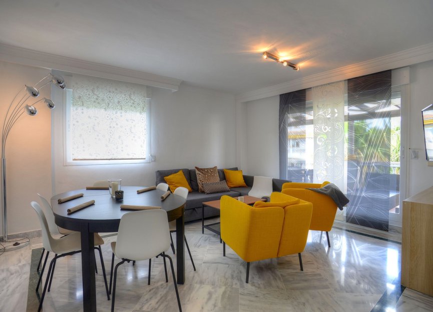 Resale - Apartment - Middle Floor Apartment - Marbella - Nueva Andalucia