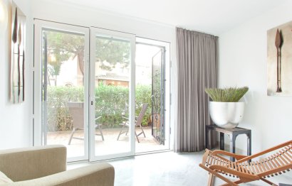 Resale - Apartment - Ground Floor Apartment - Marbella - Elviria