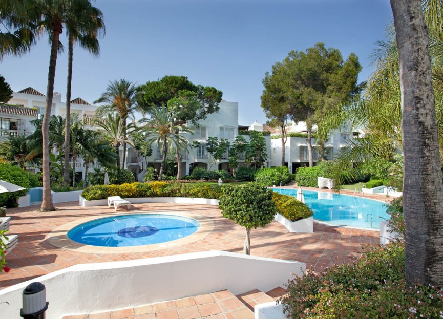 Resale - Apartment - Ground Floor Apartment - Marbella - Elviria