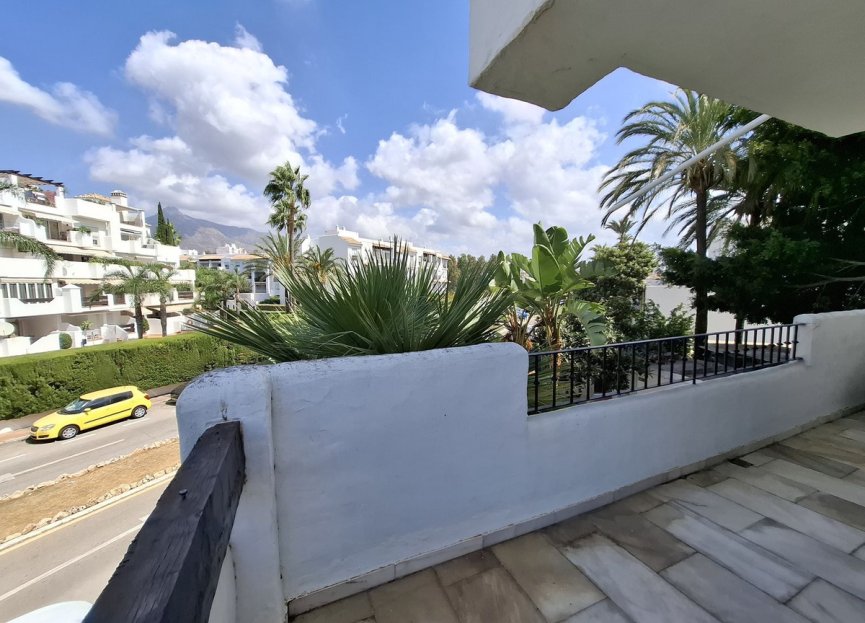 Resale - Apartment - Middle Floor Apartment - Marbella - Puerto Banús