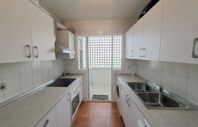 Resale - Apartment - Middle Floor Apartment - Marbella - Puerto Banús