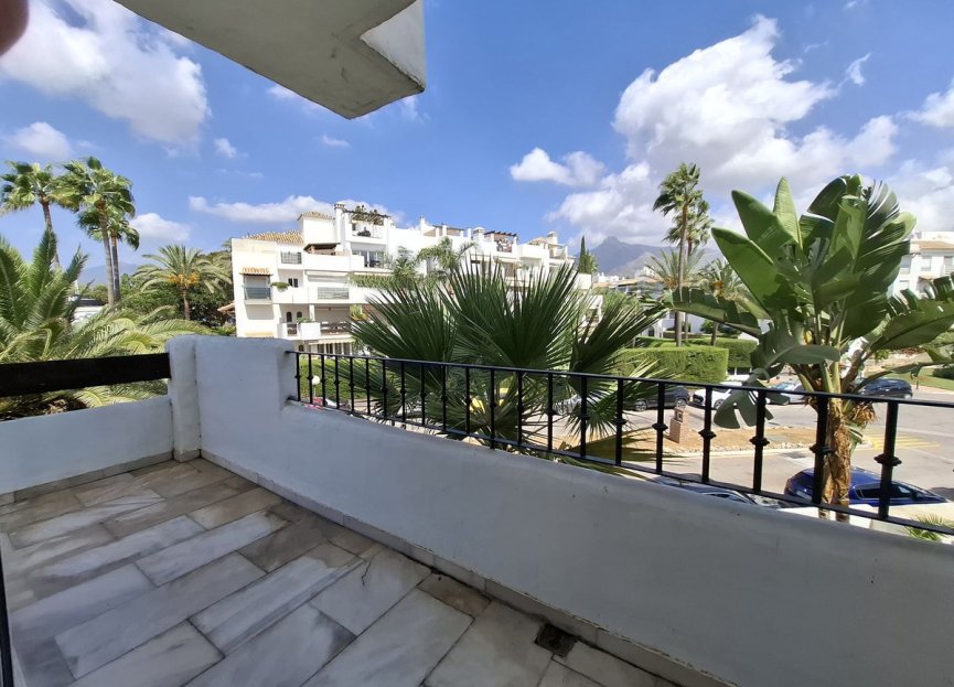 Resale - Apartment - Middle Floor Apartment - Marbella - Puerto Banús