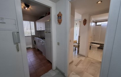 Resale - Apartment - Middle Floor Apartment - Marbella - Puerto Banús