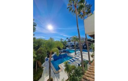 Resale - Apartment - Middle Floor Apartment - Marbella - Puerto Banús