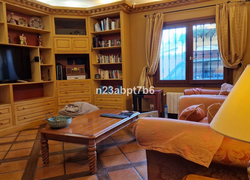 Resale - House - Detached Villa - Marbella - Cortijo Blanco