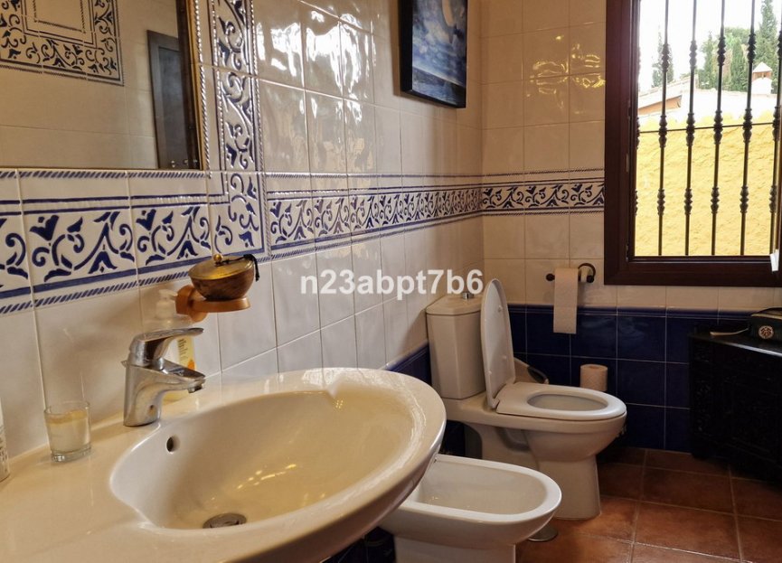 Resale - House - Detached Villa - Marbella - Cortijo Blanco