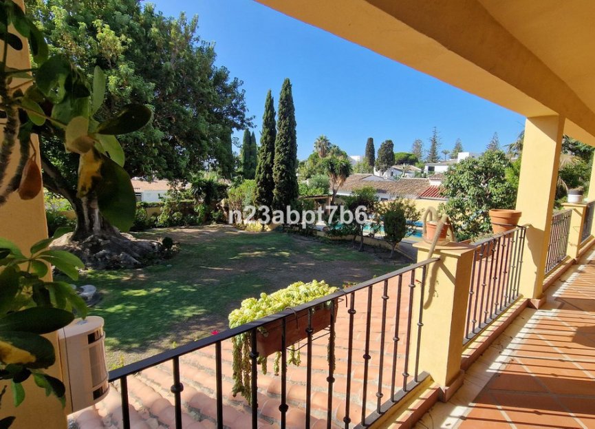 Resale - House - Detached Villa - Marbella - Cortijo Blanco