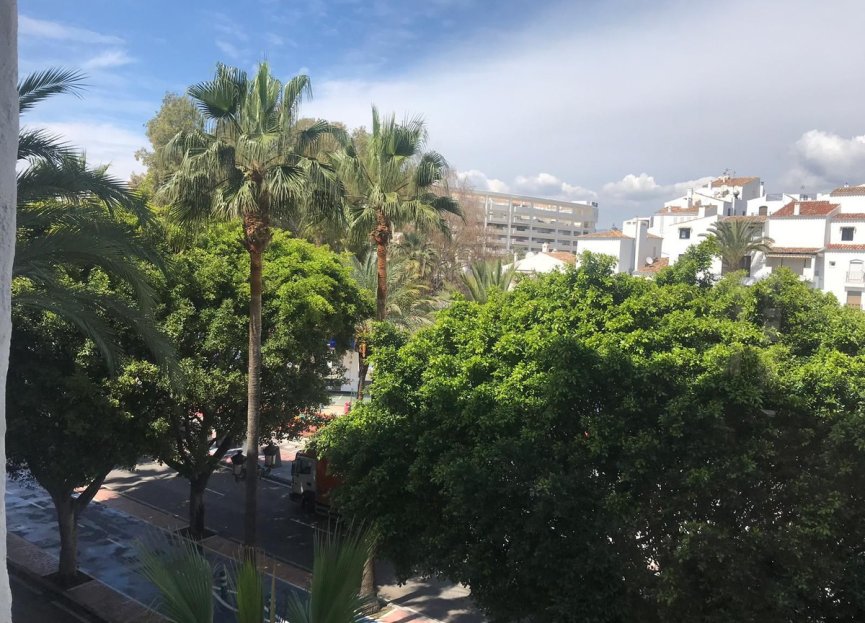 Resale - Apartment - Middle Floor Apartment - Marbella - Puerto Banús