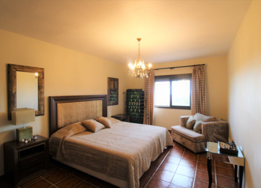 Resale - House - Detached Villa - Estepona - New Golden Mile