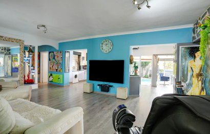 Resale - House - Detached Villa - Estepona - Estepona Centro