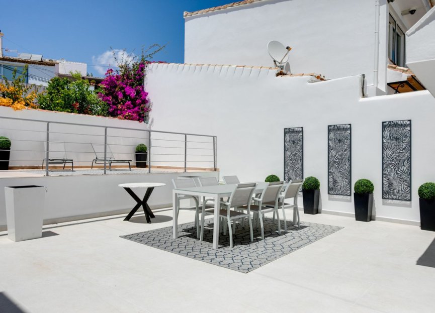 Resale - House - Detached Villa - Estepona - Estepona Centro