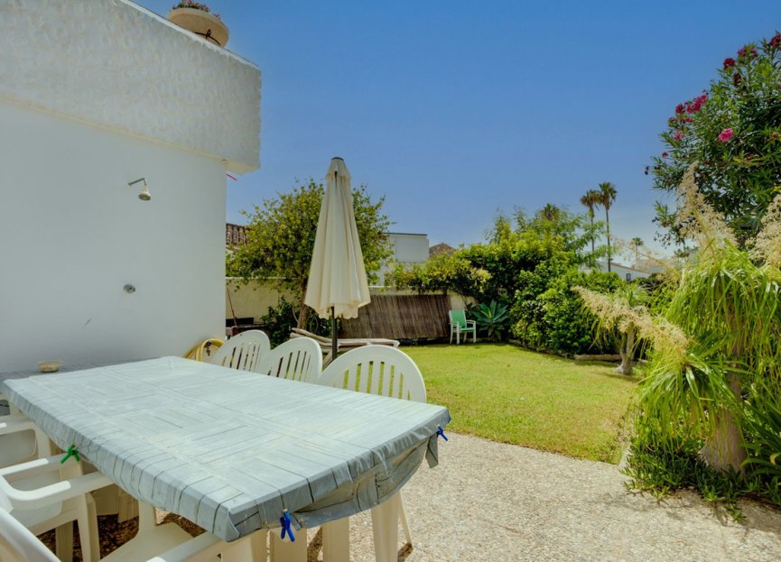 Resale - House - Detached Villa - Estepona - Estepona Centro