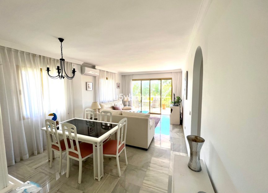 Resale - Apartment - Ground Floor Apartment - Marbella - Nueva Andalucia