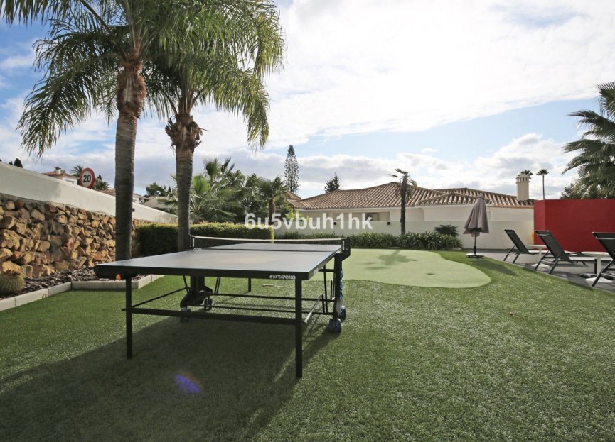 Resale - House - Detached Villa - Marbella - Nueva Andalucia