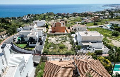 Resale - House - Detached Villa - Benalmádena - Benalmadena Centro