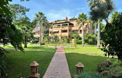 Resale - Apartment - Middle Floor Apartment - Marbella - Guadalmina Baja