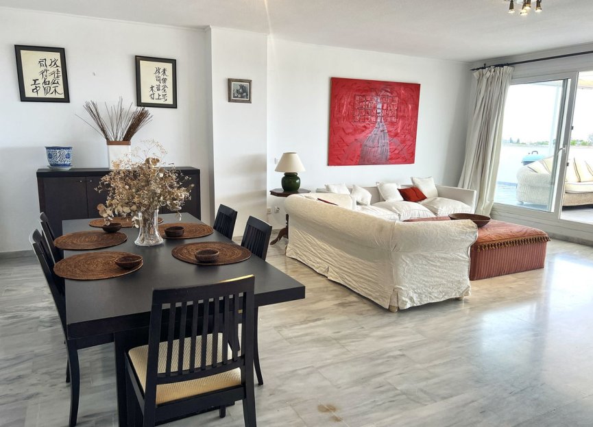 Resale - Apartment - Top Floor Apartment - Marbella - Nueva Andalucia