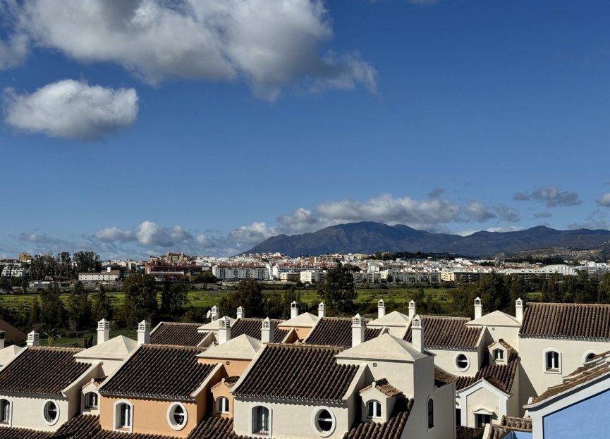 Resale - Apartment - Top Floor Apartment - Marbella - Nueva Andalucia