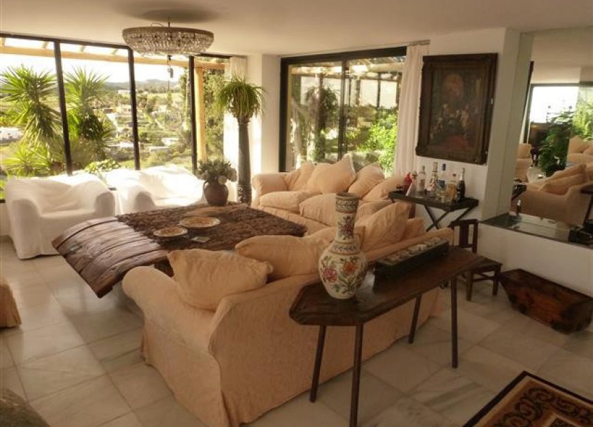 Resale - House - Detached Villa - Estepona - Estepona Centro