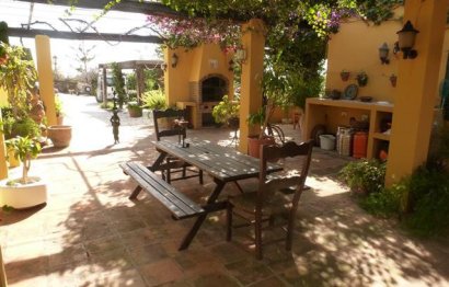 Resale - House - Detached Villa - Estepona - Estepona Centro