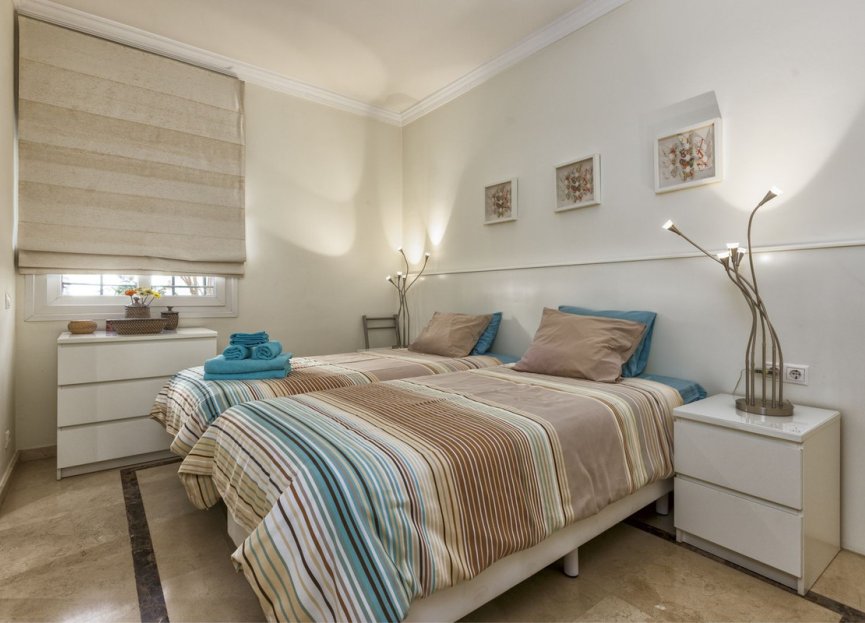 Resale - Apartment - Ground Floor Apartment - Marbella - Puerto Banús