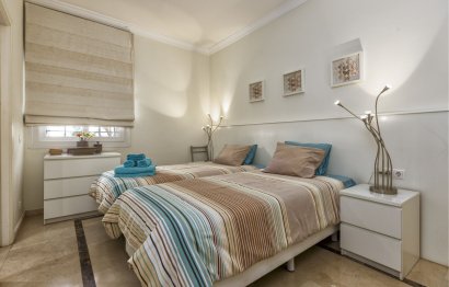 Resale - Apartment - Ground Floor Apartment - Marbella - Puerto Banús