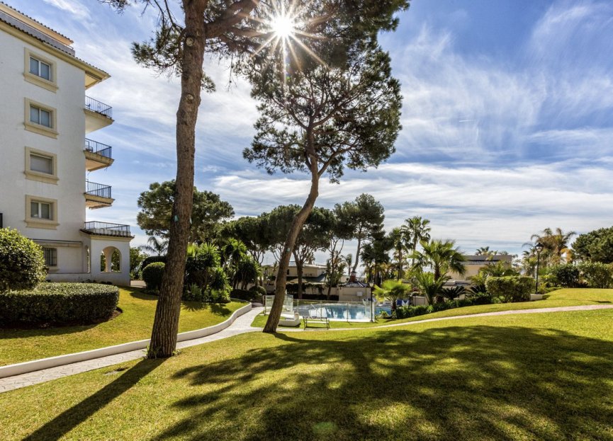 Resale - Apartment - Ground Floor Apartment - Marbella - Puerto Banús