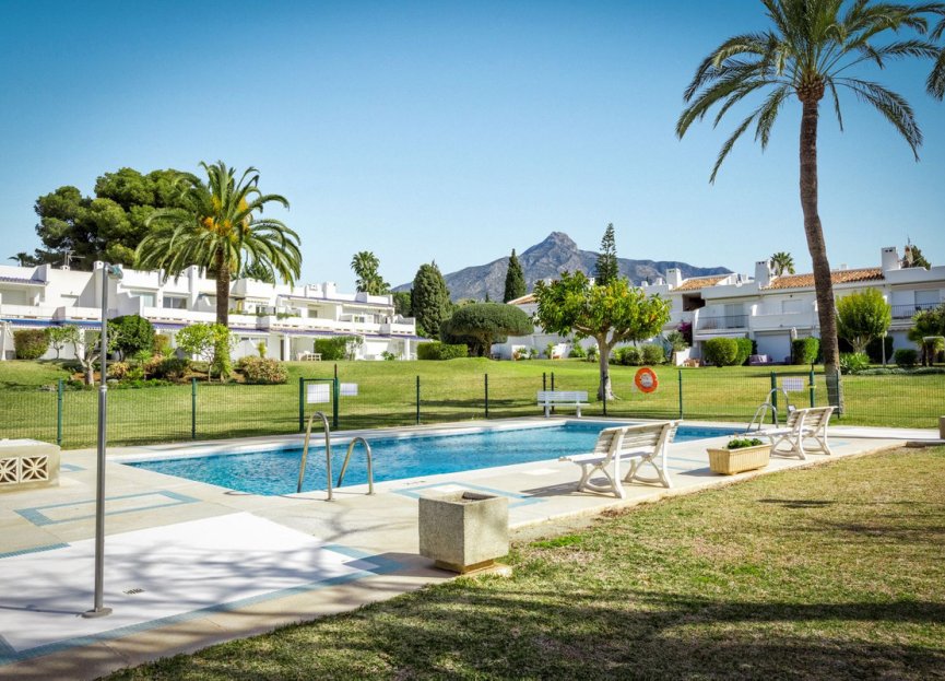 Resale - Apartment - Ground Floor Apartment - Marbella - Nueva Andalucia