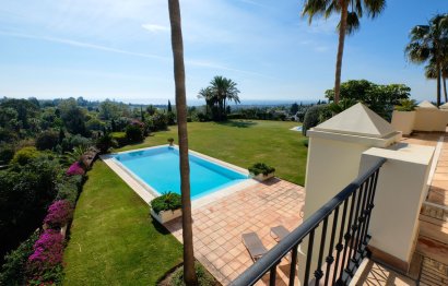 Resale - House - Detached Villa - Marbella