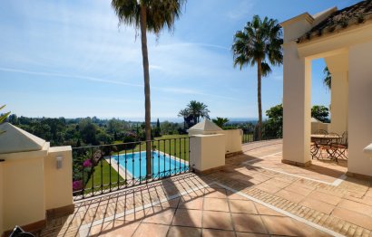 Resale - House - Detached Villa - Marbella