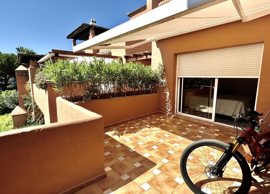 Resale - Apartment - Middle Floor Apartment - Marbella - Guadalmina Baja