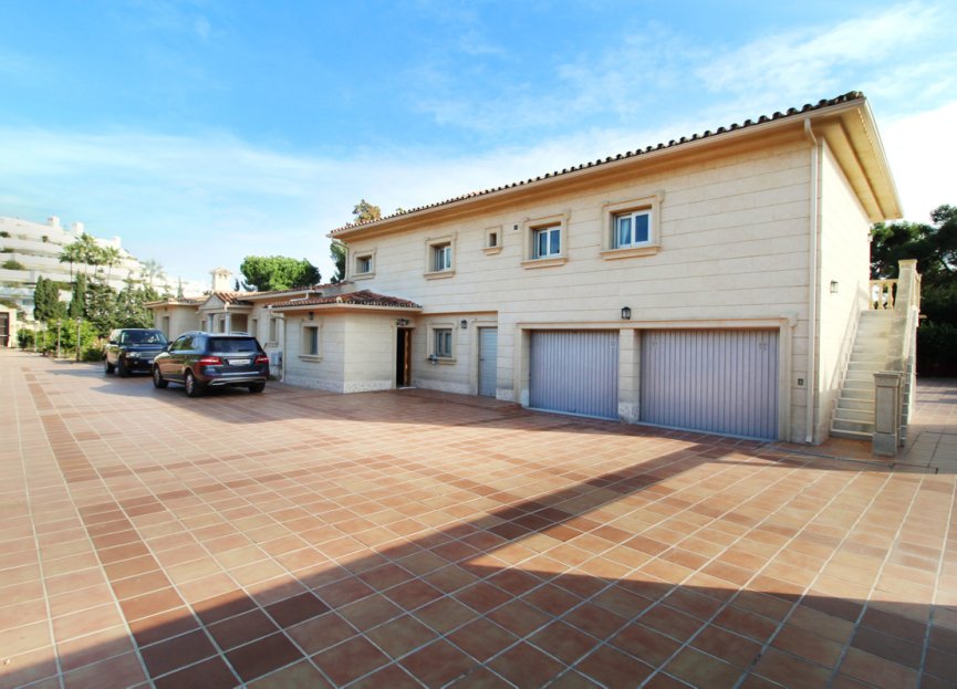 Reventa - House - Detached Villa - Marbella - Guadalmina Baja