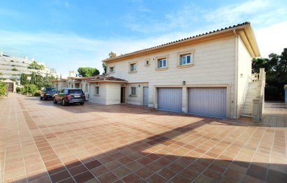 Resale - House - Detached Villa - Marbella - Guadalmina Baja