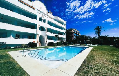 Resale - Apartment - Middle Floor Apartment - Marbella - Puerto Banús