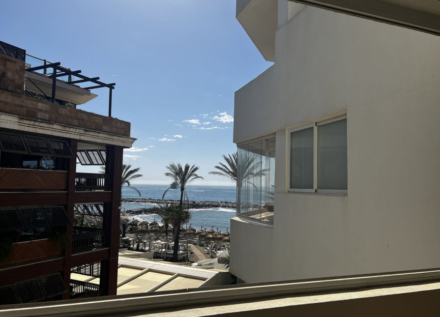 Resale - Apartment - Middle Floor Apartment - Marbella - Puerto Banús