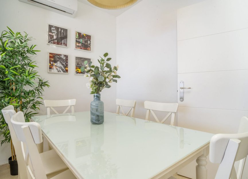 Resale - Apartment - Middle Floor Apartment - Estepona - Estepona Centro