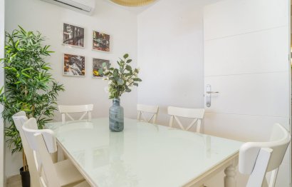 Resale - Apartment - Middle Floor Apartment - Estepona - Estepona Centro