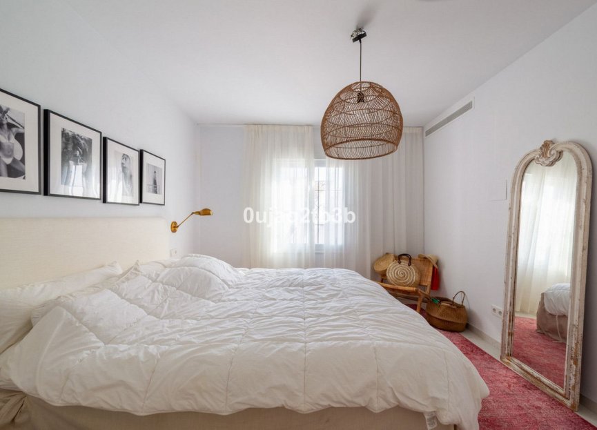 Resale - Apartment - Top Floor Apartment - Marbella - Nueva Andalucia