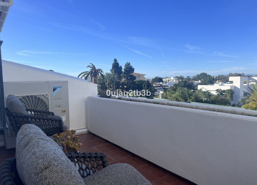 Resale - Apartment - Top Floor Apartment - Marbella - Nueva Andalucia