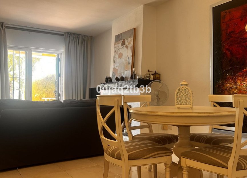 Resale - Apartment - Ground Floor Apartment - Marbella - Nueva Andalucia