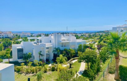 Resale - Apartment - Middle Floor Apartment - Estepona - Estepona Centro