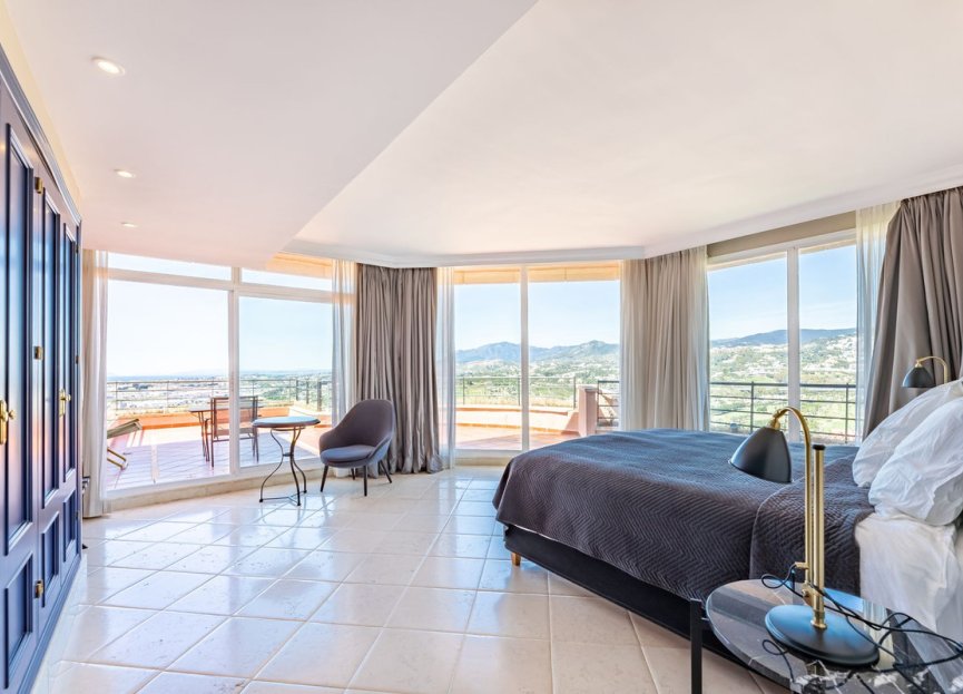 Resale - Apartment - Penthouse - Marbella - Nueva Andalucia