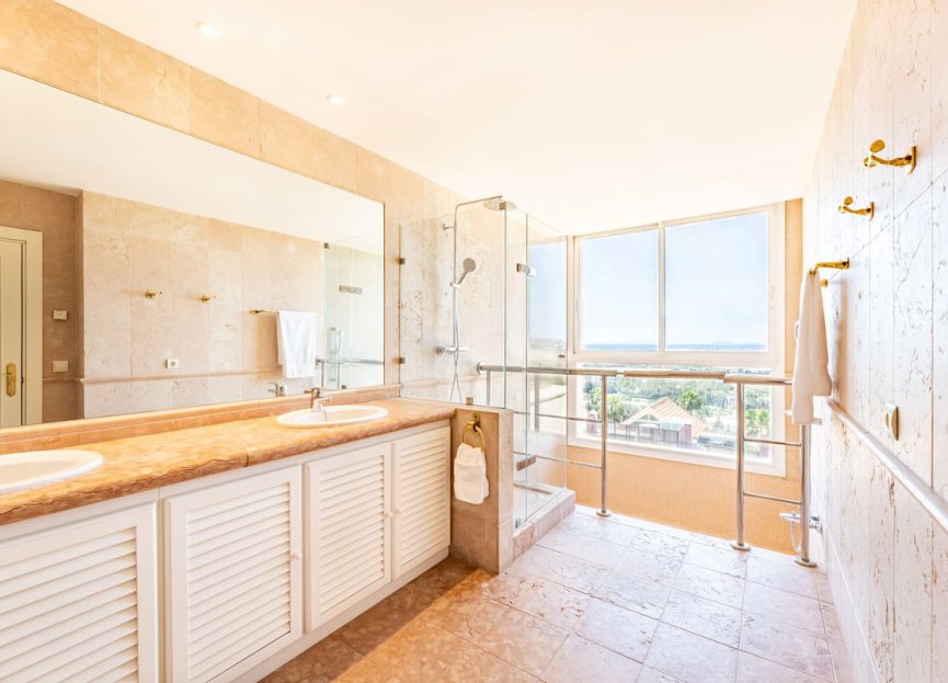 Resale - Apartment - Penthouse - Marbella - Nueva Andalucia