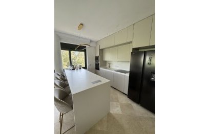 Resale - Apartment - Middle Floor Apartment - Marbella - Nueva Andalucia