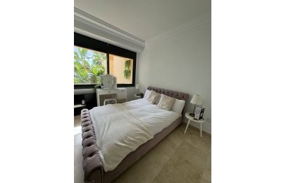 Resale - Apartment - Middle Floor Apartment - Marbella - Nueva Andalucia